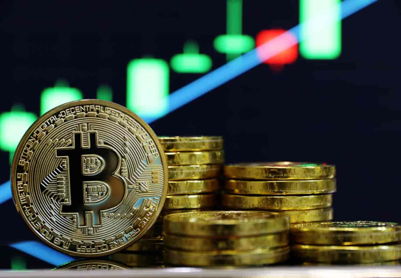از قیمت بیتکوین در فوریه 2025 چه انتظاری داریم؟